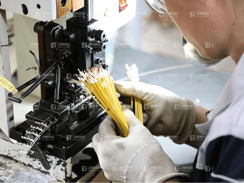 Crimping terminal semi-otomatis